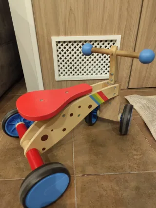 Triciclo de madera para niños