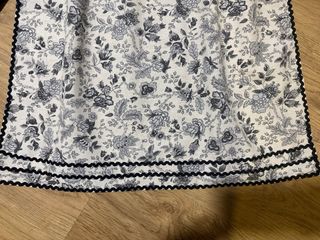 Delantal huertana floral.