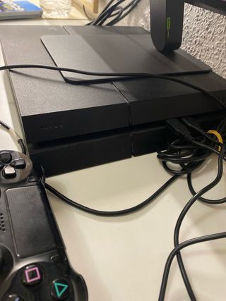 Volante +PS4 + Monitor 144Hz + Mando