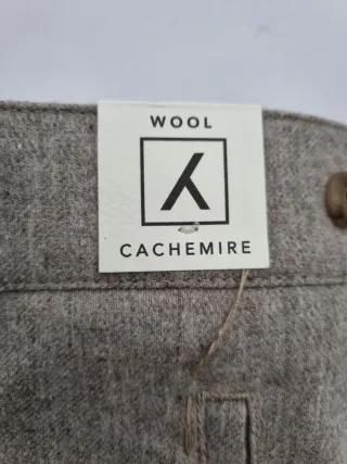 Pantalón cargo Myths hombre beige