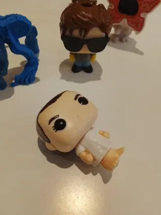 Figuras Stranger Things Kinder Joy