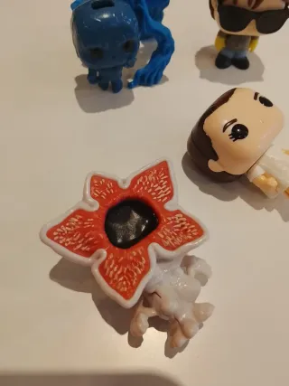 Figuras Stranger Things Kinder Joy