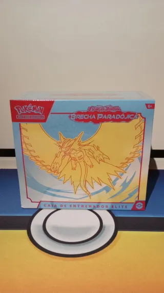 Caja ETB Brecha Paradójica cartas Pokemon