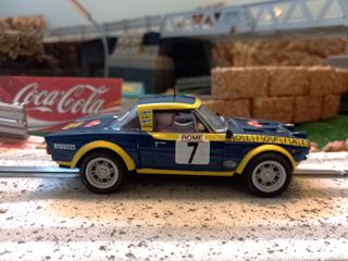 Coche de slot Scalextric Fiat Abarth 124