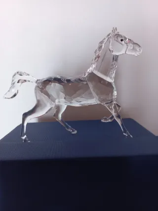 Caballo Swarovski al galope