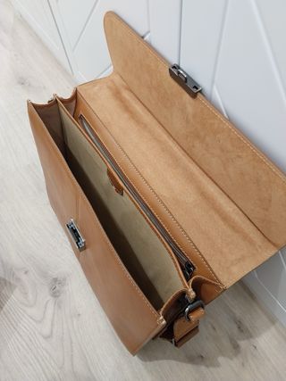 Maletín de piel marrón