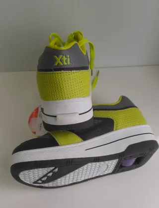 Zapatillas Xti Kids con ruedas