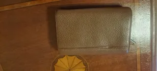 Cartera de piel DKNY marrón