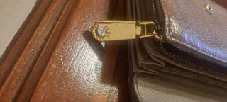 Cartera de piel DKNY marrón