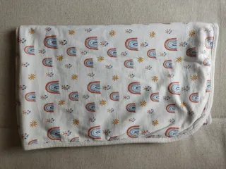 Arrullo para recién nacido con estampado