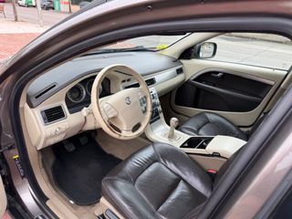 Volvo XC70 2.4 D5 AWD MANUAL 6 VELOCIDADES