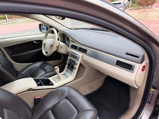 Volvo XC70 2.4 D5 AWD MANUAL 6 VELOCIDADES