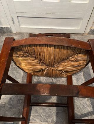 5 Sillas con Respaldo Torneado