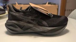 Zapatillas Asics Running Negras Novablast 5