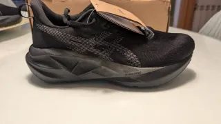 Zapatillas Asics Running Negras Novablast 5