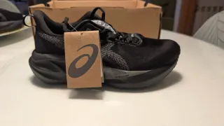 Zapatillas Asics Running Negras Novablast 5