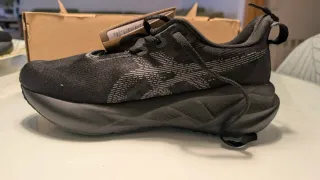 Zapatillas Asics Running Negras Novablast 5