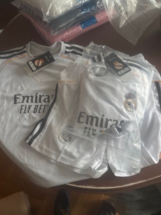 Conjunto Real Madrid Niño Talla 28