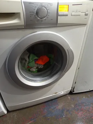 Lavadora Blanca Frontal