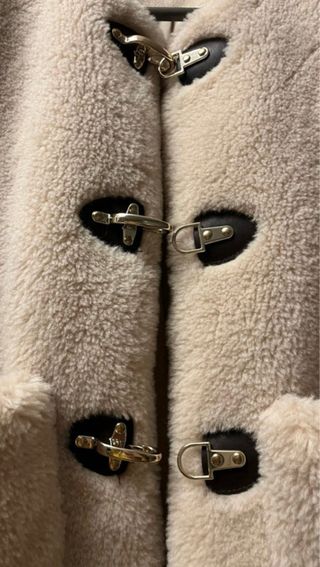 Zara Giubbino Teddy Beige con Alamari Dorati