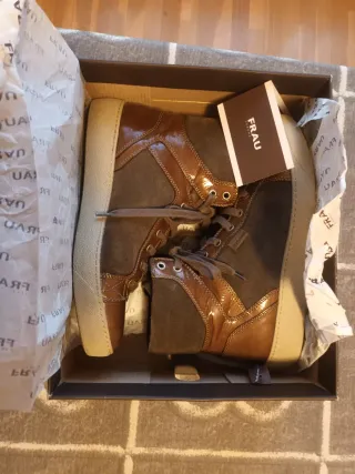 Botines Frau Marrones