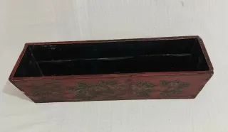 Macetero chino de madera