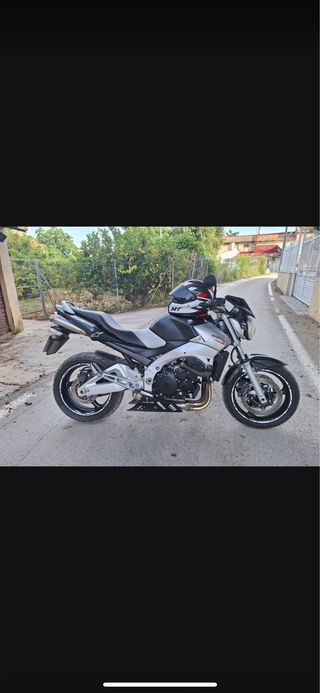 Suzuki GSR 600