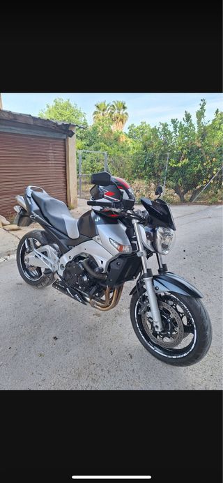 Suzuki GSR 600