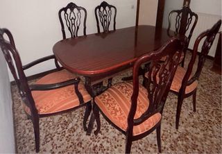 Mesa de comedor y 6 sillas de madera
