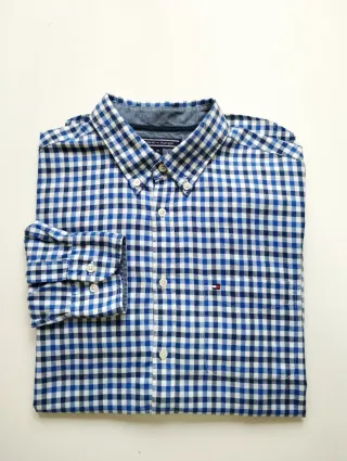 Camisa Tommy Hilfiger cuadros azul y negro