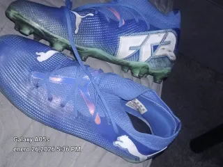 Botas de fútbol Puma azules