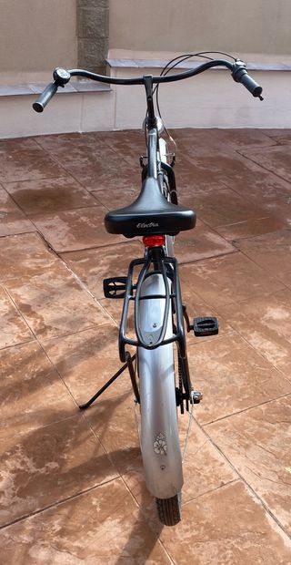 Bicicleta Electra Negra muy Poco Uso