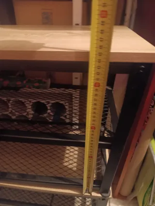 2 Muebles bajos metal y madera