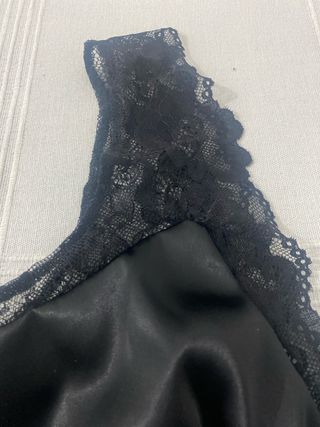 Blusa de encaje negra