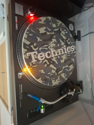 Pareja de platos Technics Mk2 800€ la unidad