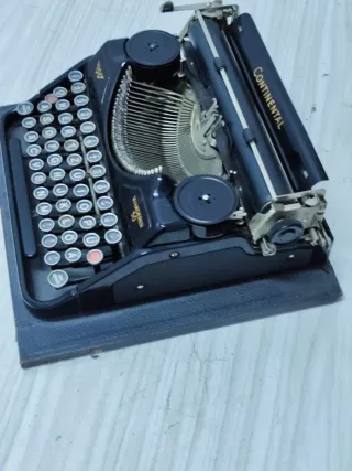 Máquina de escribir Continental Wanderer 50