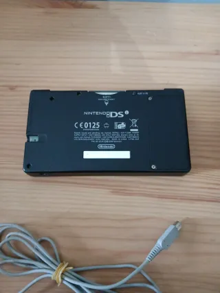 Nintendo DS Negra Cargador Incluido