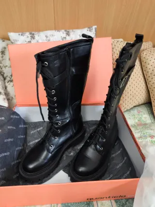 Stivali neri donna allacciati