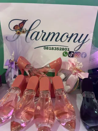 Profumo dolcissimo in scarpetta rosa, viola o ner