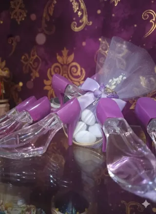 Profumo dolcissimo in scarpetta rosa, viola o ner