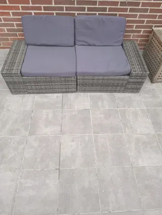 Sofá de exterior ratán gris