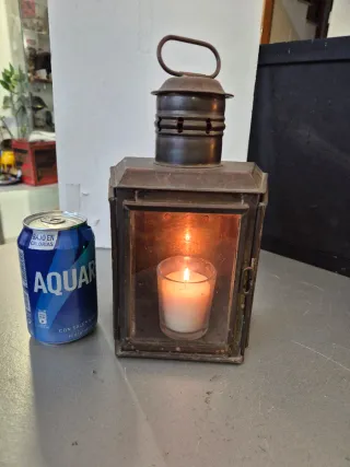 Antiguo farol náutico de latón