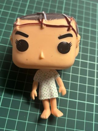 Funko Pop Stranger Things Once Hospital y Once