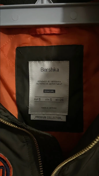 Bomber verde de Bershka