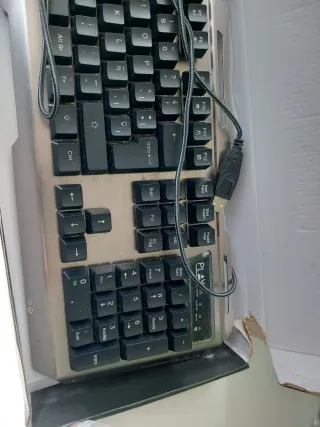 Teclado Gaming PLAY con Iluminación LED