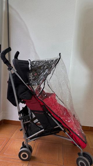 Silla de paseo Maclaren bebé con saco y protector
