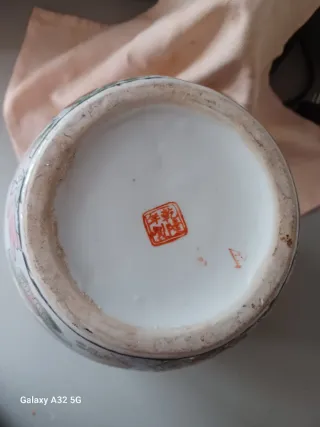 Jarrón oriental de cerámica multicolor