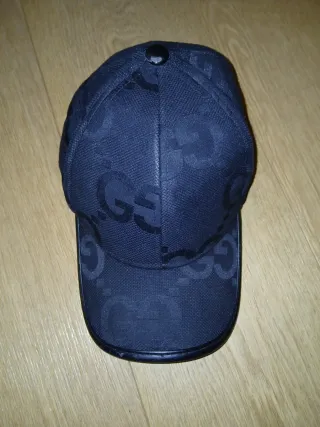 Cappello Gucci nero monogramma