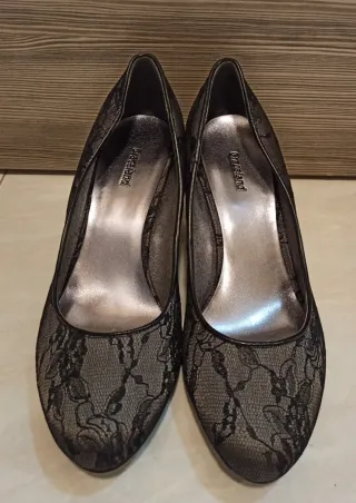 Décolleté Graceland in pizzo nero