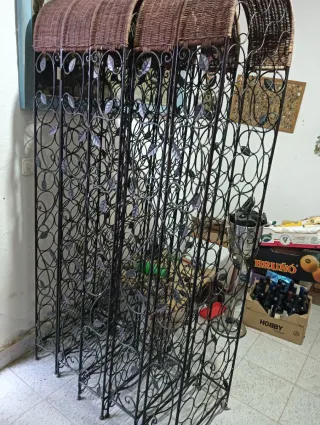 5 Botelleros Metal y Mimbre 100 € cada uno